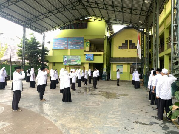 MAN 1 Banjarmasin Laksanakan Upacara Peringatan Hari Amal Bakti Ke-75