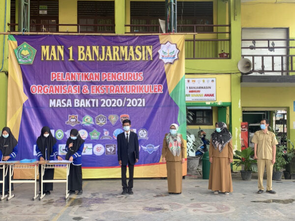 MAN 1 Banjarmasin Laksanakan Pelantikan Kepada Anggota Baru MPK & OSIM