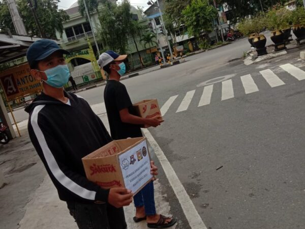MPK & OSIM MAN 1 Banjarmasin Lakukan Pengumpulan Sumbangan Di Jalan Raya