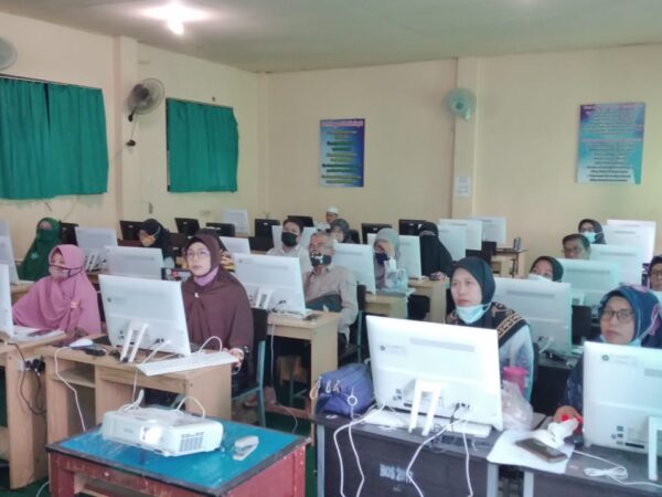 MAN 1 Banjarmasin Selenggarakan Pelatihan Pengunaan E-Learning