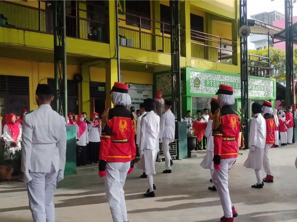 Peringati HUT Republik Indonesia Ke-77, MAN 1 Banjarmasin Gelar Upacara Dengan Penuh Semangat dan Suka Cita