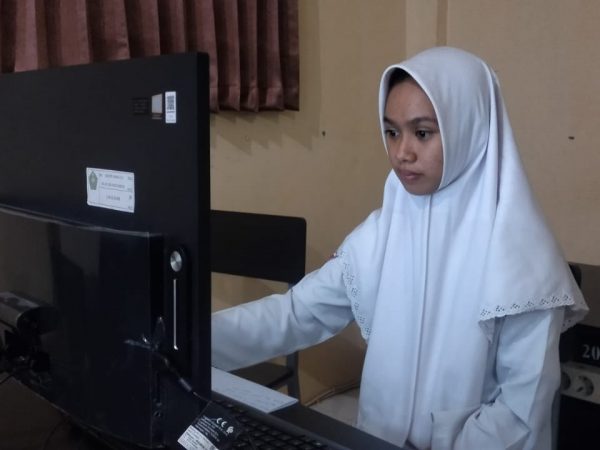 Jihan Yumna Nabillah Wakili MAN 1 Banjarmasin dalam Olimpiade Sains Nasional(OSN) Bidang Kimia Jenjang SMA/MA Sederajat Tingkat Provinsi Tahun 2022