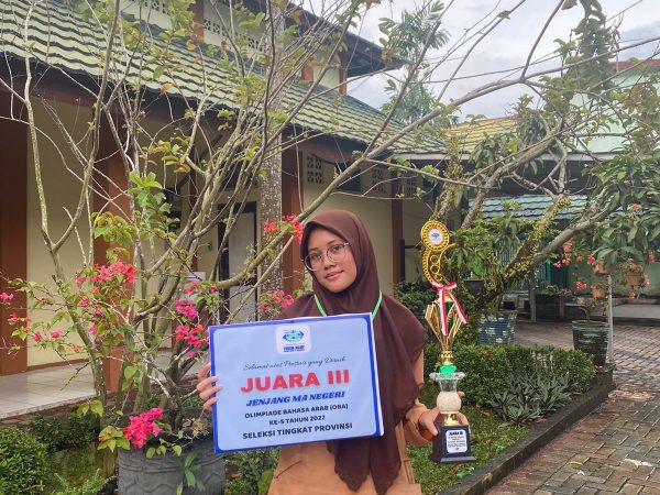 Siswi MAN 1 Banjarmasin Raih Juara 3 Dalam Olimpiade Bahasa Arab (OBA) Ke-5 Tahun 2022 Tingkat Provinsi Kalimantan Selatan