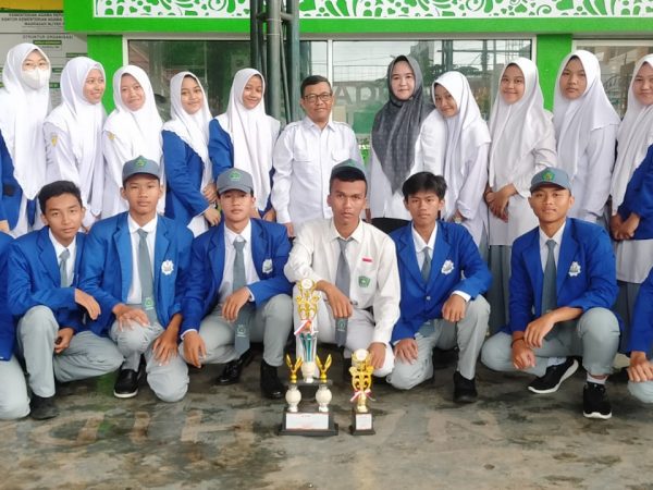 Sabet 2 Juara, Tim Pramuka MAN 1 Banjarmasin Raih Juara 3 Lomba LKBB dan Juara Harapan 1 Lomba Pionering Se-Kalimantan Selatan