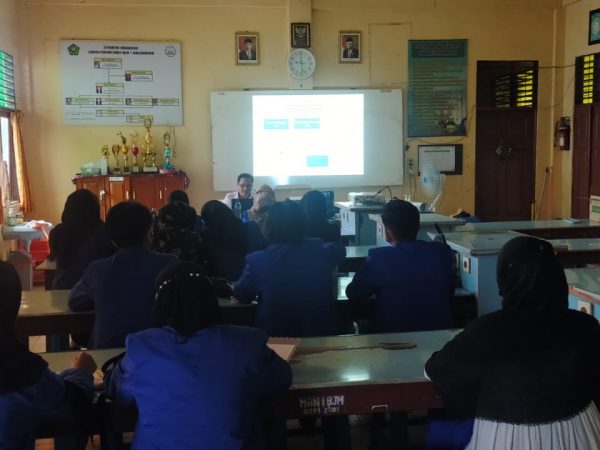 Sebuah Kehormatan Menjadi Pemateri Mata Kuliah Supervisi Pendidikan, MAN 1 Banjarmasin Berikan Wawasan dan Pengalaman Kepada Mahasiswa UIN Antasari