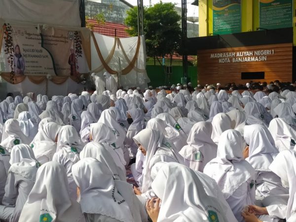  Wujudkan Ketauladanan Hidup Rasullah, MAN 1 Banjarmasin Peringati Maulid Nabi Muhammad SAW 1444 H.