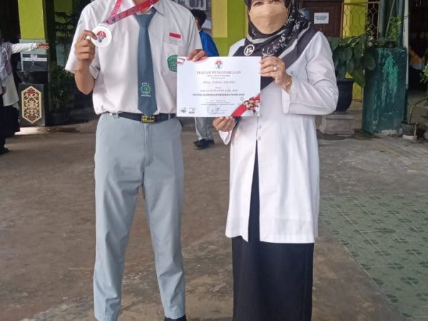 Kembali Cetak Prestasi Di Tingkat Provinsi, Siswa MAN 1 Banjarmasin Raih Mendali Perak Cabor Atletik Pada Festival Olahraga Pendidikan
