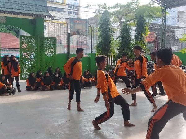 Lestarikan Olahraga Tradisional “Hadang”, Peserta Didik MAN 1 Banjarmasin Ikuti Sosialisasi Olahraga Hadang