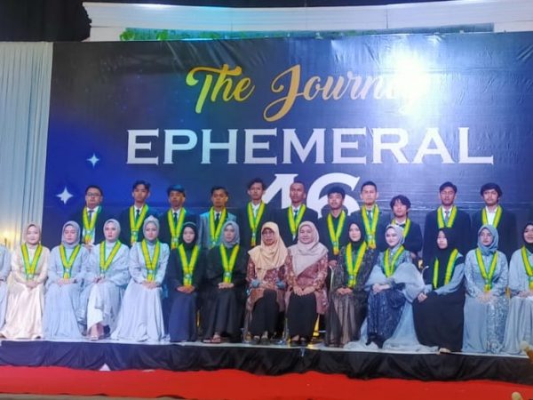 MAN 1 Banjarmasin Sukses Gelar Perpisahan dan Pengukuhan Siswa-Siswi Kelas XII, Ka.Kanwil Apresiasi Berbagai Potensi Yang Dimiliki Siswa-Siswi MAN 1 Banjarmasin