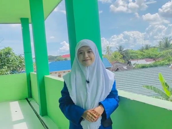 Siswi MAN 1 Banjarmasin Lolos 50 Besar Finalis Lomba Baca Puisi Karya Taufiq Ismail Tingkat Nasional