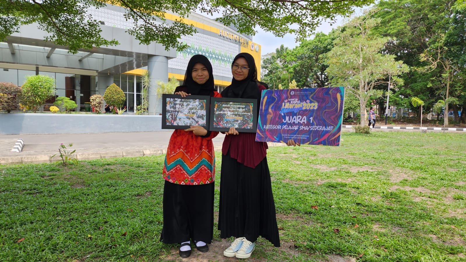 Siswa MAN 1 Banjarmasin Raih Prestasi Gemilang dalam Lomba Karya Literasi Sasirangan Bank Indonesia 2023