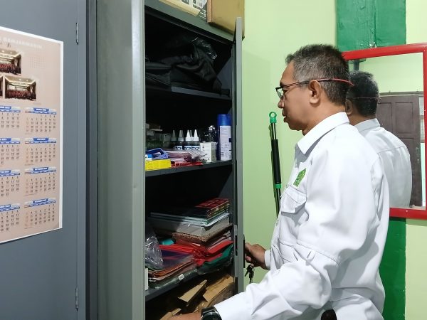 Evaluasi Arsip dan Layanan, TU MAN 1 Lakukan Penataan Dokumen Jelang Tahun Ajaran Baru