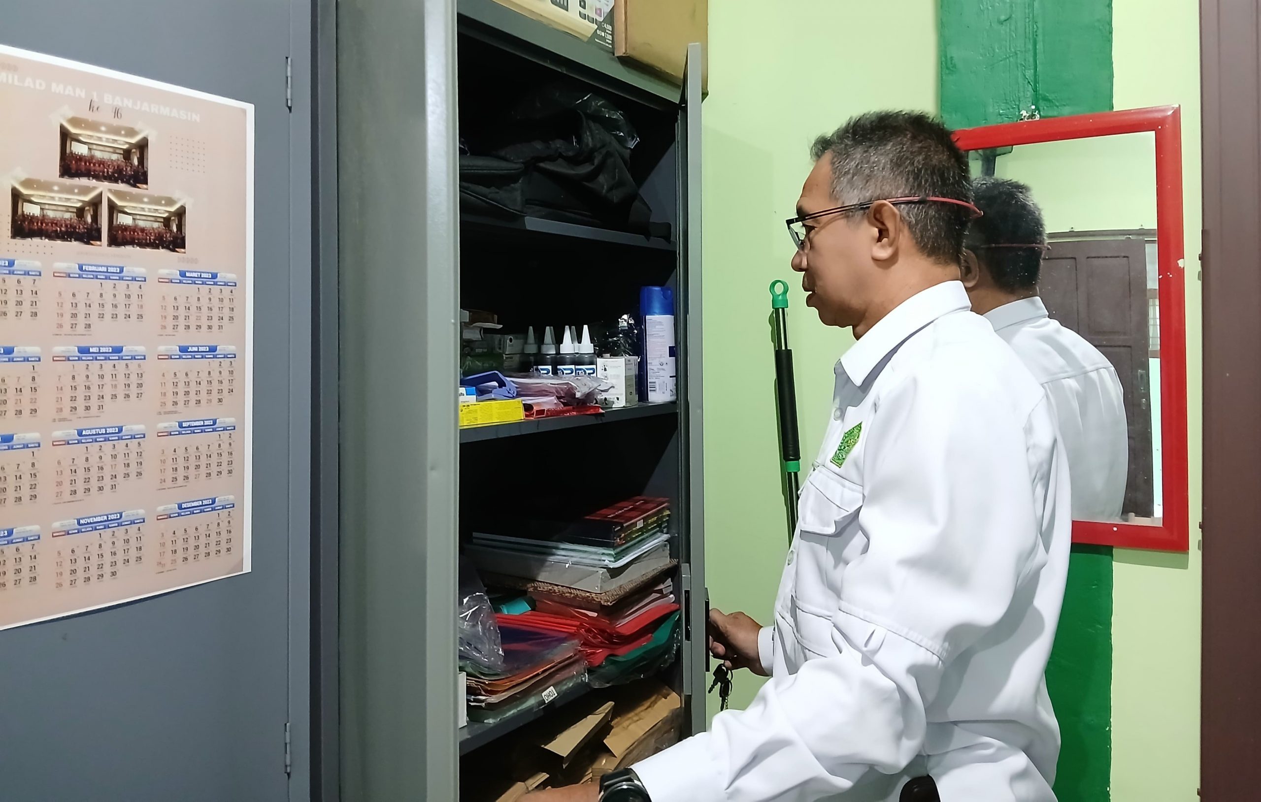 Evaluasi Arsip dan Layanan, TU MAN 1 Lakukan Penataan Dokumen Jelang Tahun Ajaran Baru