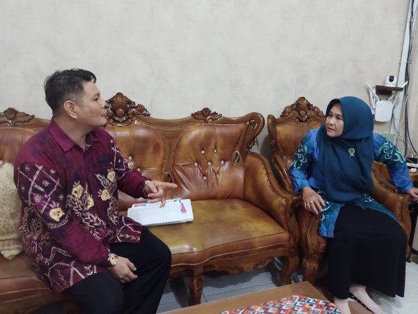 Operator PPDB MAN 1 Kota Banjarmasin Perkuat Validasi Data Siswa Bersama Wakamad Kesiswaan