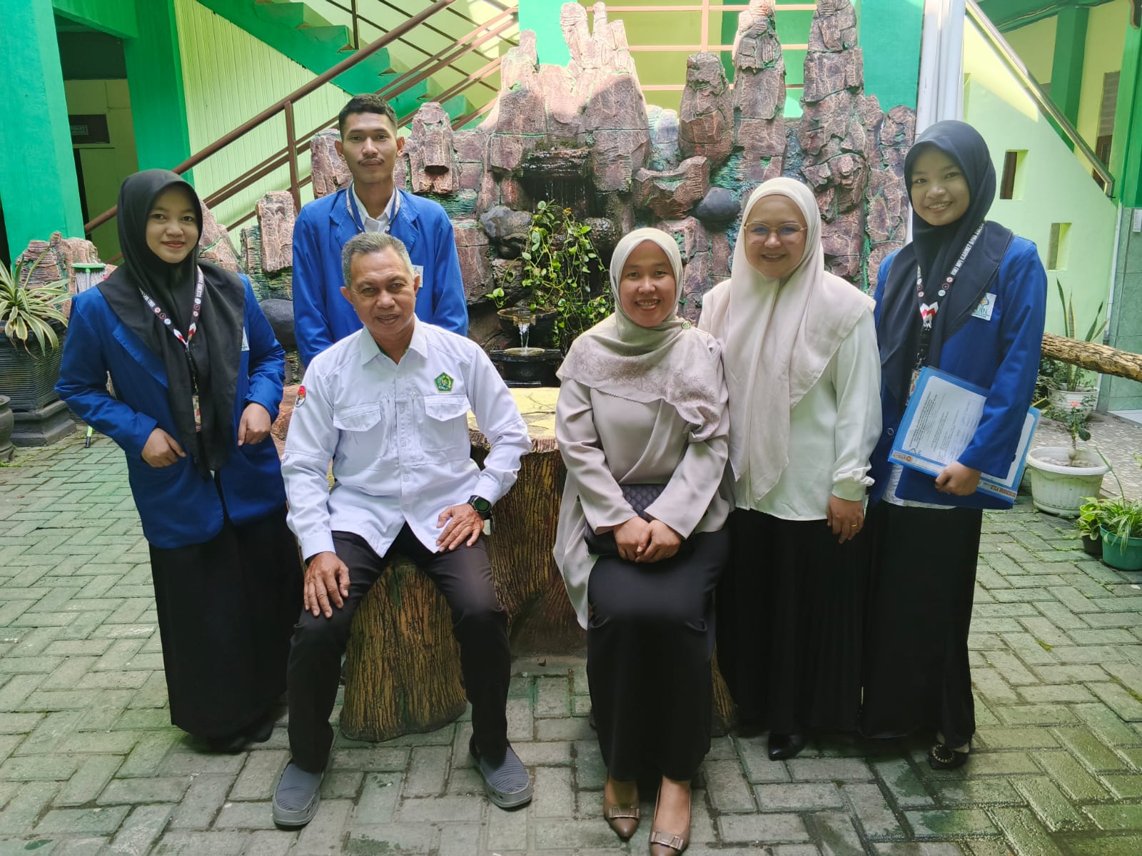 Kepala TU MAN 1 Banjarmasin, Fahmi S.E., Sambut Kunjungan Monitoring PKL dari UIN Antasari