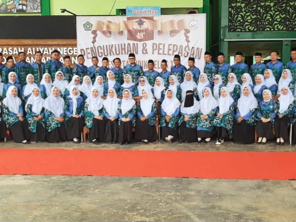 Pengukuhan dan Pelepasan